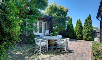 27 William St, Newport, RI 02840