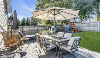 808 Beach Ave, Beachwood, NJ 08722