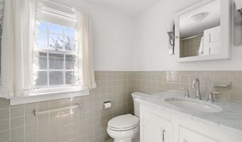 79 Bayberry Ln, Barnstable, MA 02630