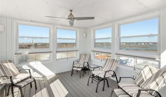 6 Macalder St, Narragansett, RI 02882