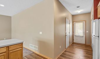 6637 Lamplight Dr, Albertville, MN 55301