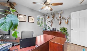 306 E Maple St, Beresford, SD 57004