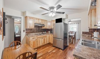 6823 NW Golden Ln, Des Moines, IA 50313