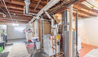 38 Bridgton Rd, Cranston, RI 02910