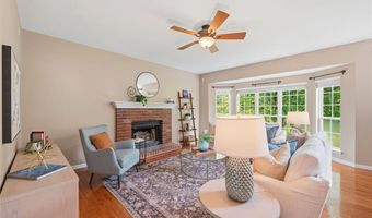 614 Whispering Willows Ct, Ballwin, MO 63021
