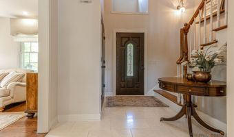 22205 W PINEVIEW Dr, Antioch, IL 60002