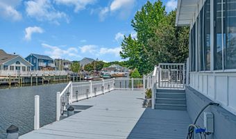 82 Spinnaker Ct, Bayville, NJ 08721