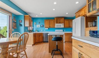 810 Latoka View Ct SW, Alexandria, MN 56308