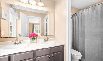 84 Country Hill Ln, North Kingstown, RI 02852