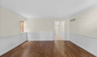 7 Springlake Ct, Ballwin, MO 63011