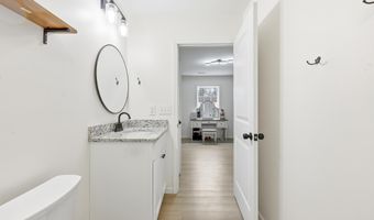 160 Leadwood St, Andrews, SC 29510