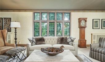 47 S Wheaton Rd, Akron, OH 44313