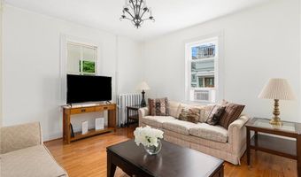 53 Warner St, Newport, RI 02840