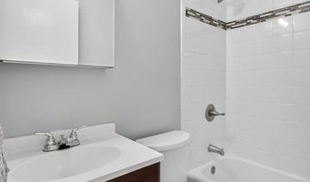340 Hillcrest Blvd, Ballwin, MO 63021
