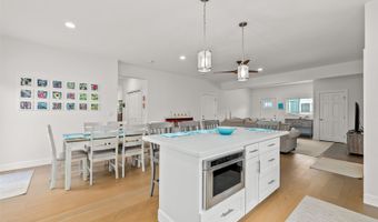 66-166 Waialua Beach Rd A, Haleiwa, HI 96712