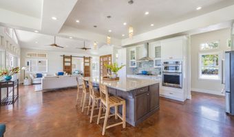365 E KUIAHA Rd, Haiku, HI 96708