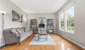 531 Brookside Ave, Algonquin, IL 60102
