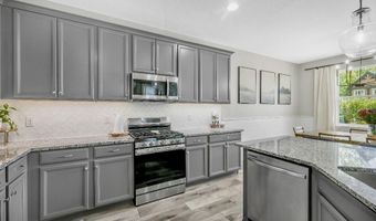 6135 VOYAGERS Pl, Apollo Beach, FL 33572