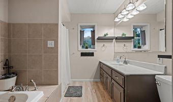 W5801 CTY RD O, Appleton, WI 54913