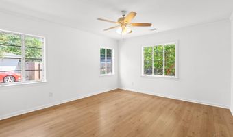 402 E Poplar St, Atmore, AL 36502