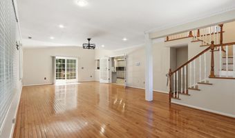 4003 KLOMAN St, Annandale, VA 22003
