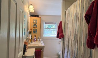272 Belmont Ave, Belfast, ME 04915