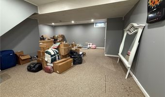 251 Kingston Dr, Aurora, OH 44202