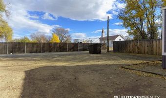 23 3rd Ave W, Deaver, WY 82421