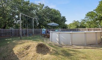 207 N Hubbard St, Alvord, TX 76225