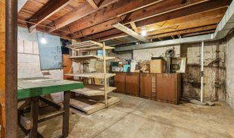 12104 Locust Ln, Anchorage, KY 40223