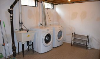 3393 Burbank Dr, Ann Arbor, MI 48105
