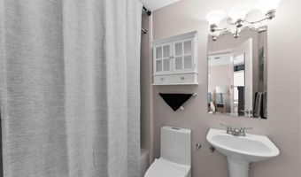 250 W Broad St 205, Athens, GA 30601