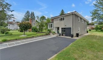 1067 Great Rd, Lincoln, RI 02865