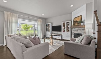 W5553 HOELZEL Way, Appleton, WI 54915