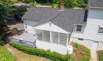3 Deerfield Dr, Clinton, CT 06413