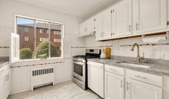 5301 WESTBARD Cir 210, Bethesda, MD 20816