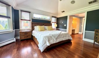 754 Rustic Ln, Cheshire, CT 06410