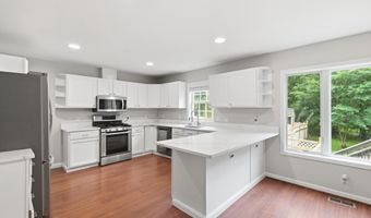 24674 PEACH ORCHARD Ln, Aldie, VA 20105