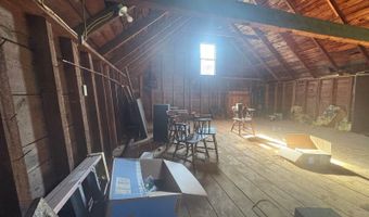 121 Main Rd, Abbot, ME 04406