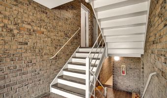 1 SILVERWOOD Cir 8, Annapolis, MD 21403