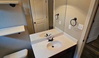 1151 Meadows Dr, Benton, AR 72019