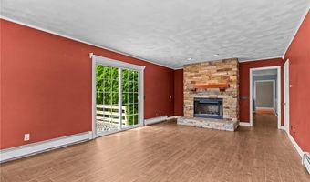 43 Peckham Pl, Bristol, RI 02809