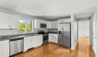 9 Hounds Way, Bath, ME 04530