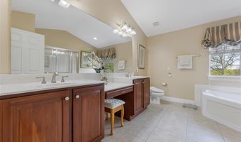 238 Pointe Lucerne Ct, Ballwin, MO 63011