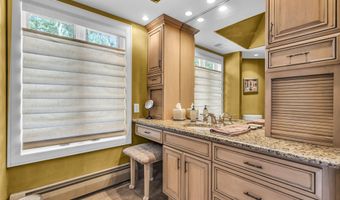 99 Holly Ln, Bayville, NJ 08721