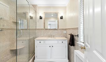 15 Queens Ln, Darien, CT 06820