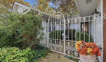 633 Cherry Ln, Bartlesville, OK 74003