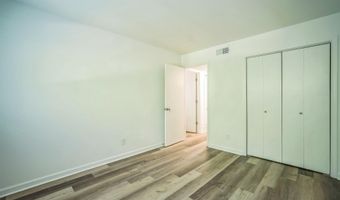 4939 AMERICANA Dr 106, Annandale, VA 22003