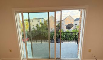 5009 D St SE 303, Washington, DC 20019