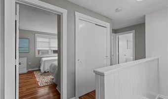 17 Warren Ave 17, Middletown, RI 02842